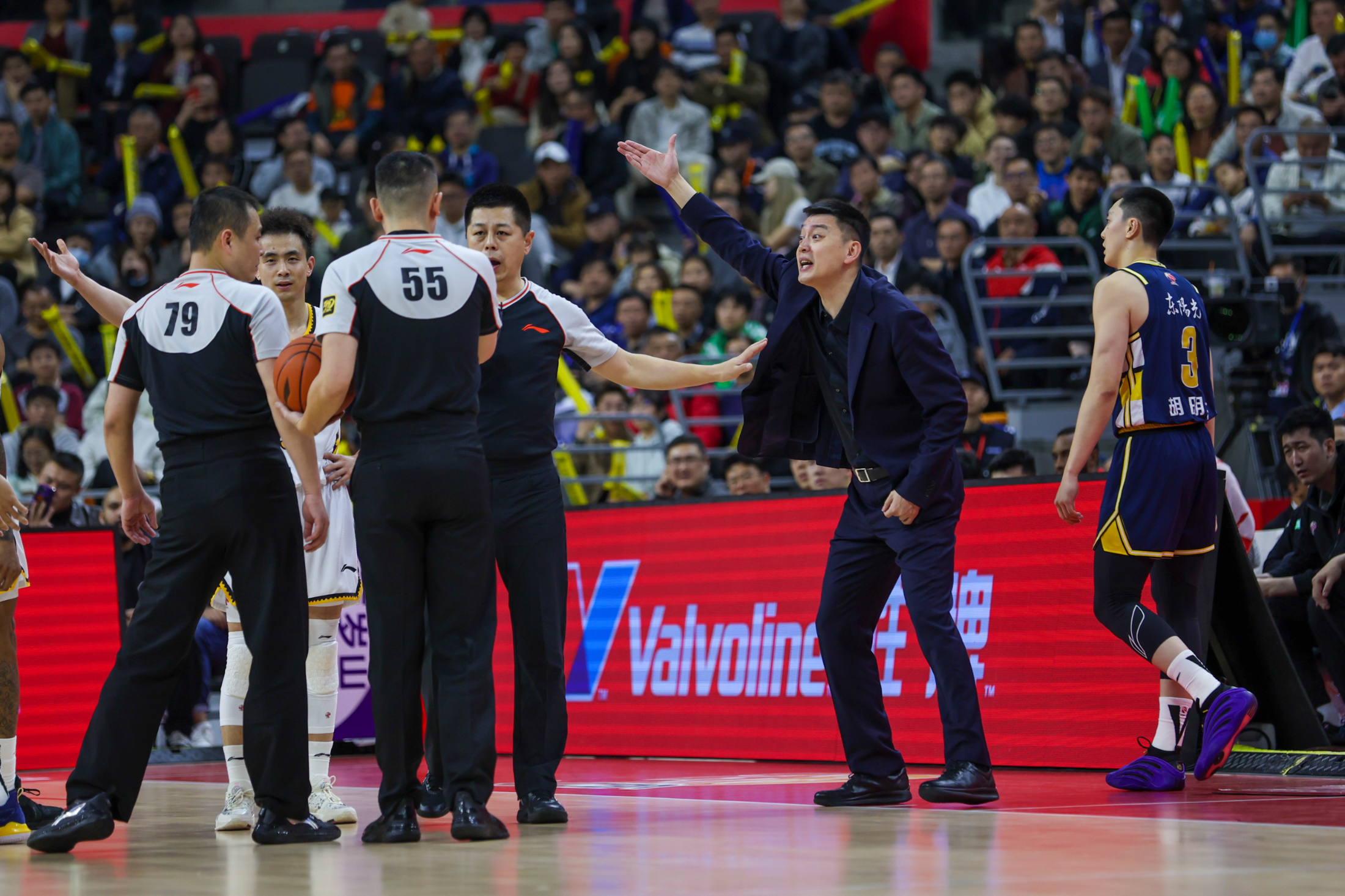 开云棋牌-费城76人刷新队史纪录备战CBA季后赛休斯敦火箭关键时刻手感冰凉，阿扎伦卡与90激战公牛分钟看傻球迷(休斯顿火箭队传来2个劲爆消息)